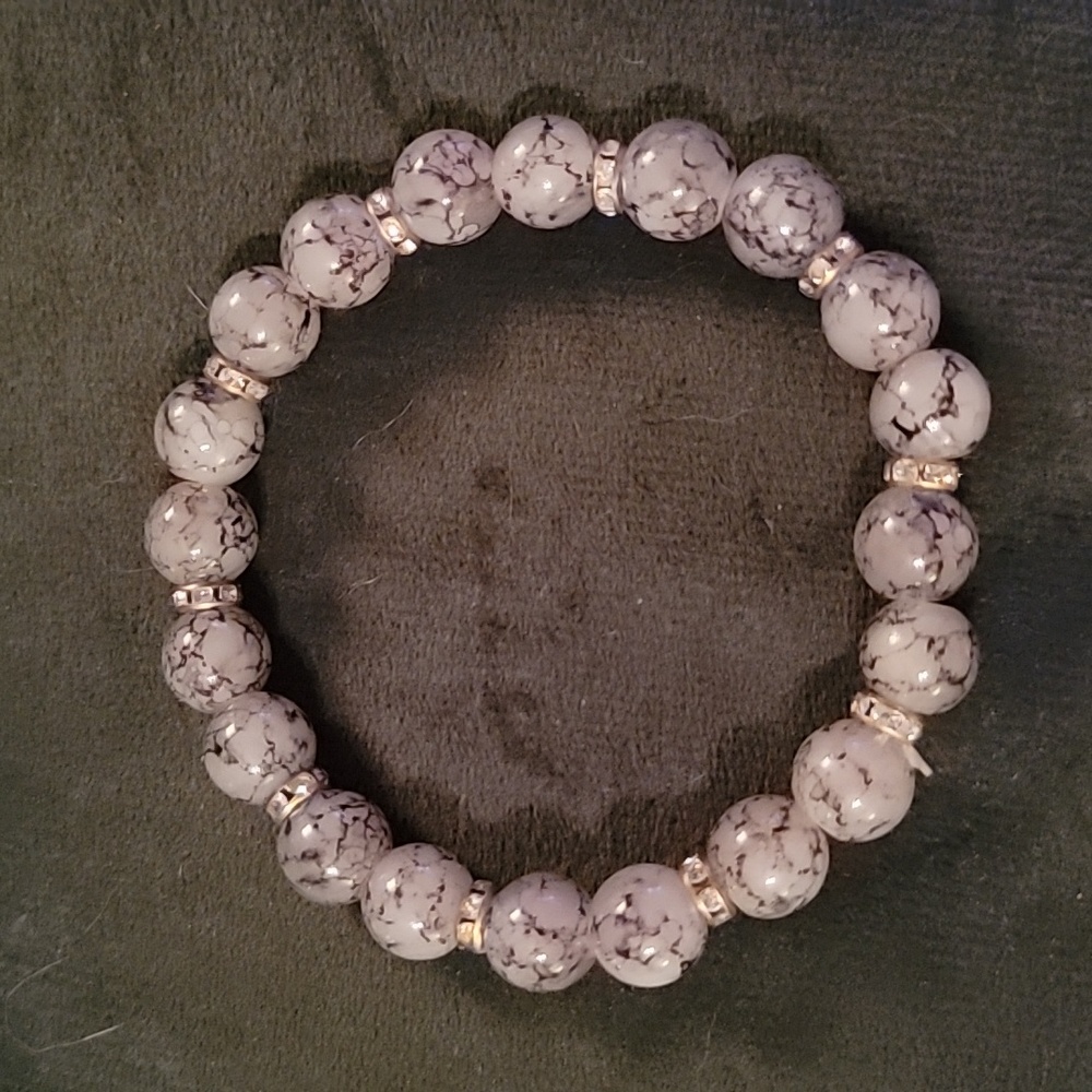 NWT Handmade Dyed Agate Stretchy Bracelet